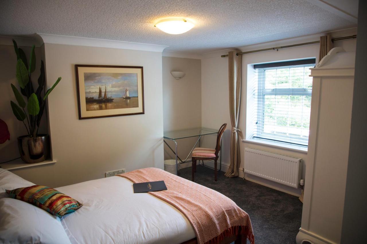 The Charlton Boutique Hotel 切尔滕纳姆 外观 照片